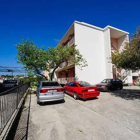 And Iva Apartment